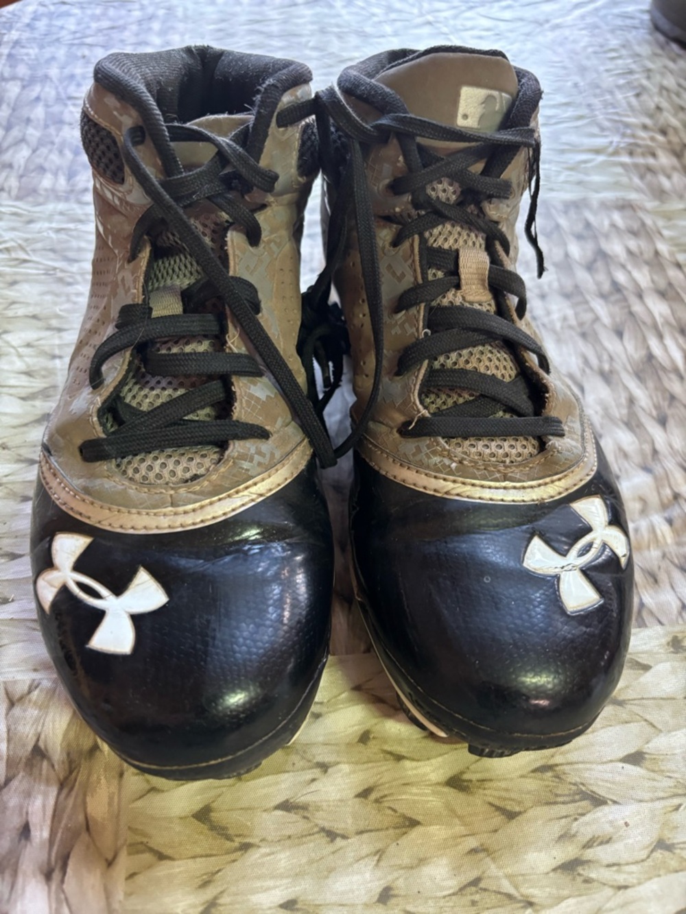 Under Armour Black and Gold Mid-Top Athletic Cleats size youth 6